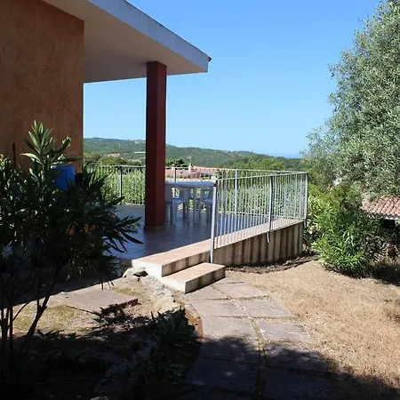 Oleandro, Dom wakacyjny Rena Majore