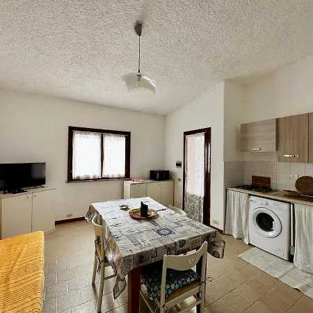 Oleandro, Сasa de vacaciones Rena Majore