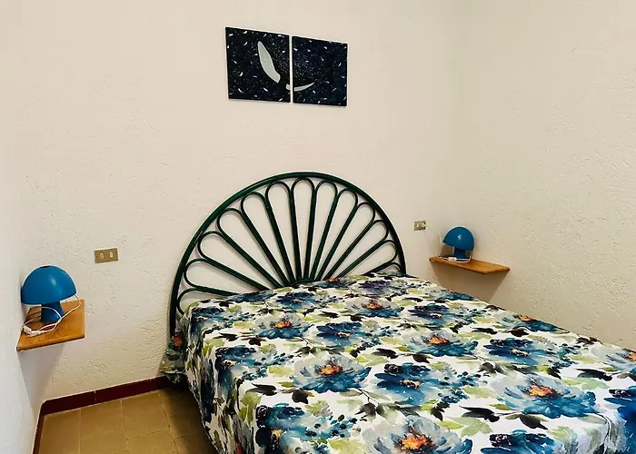 Nyaraló Oleandro, *