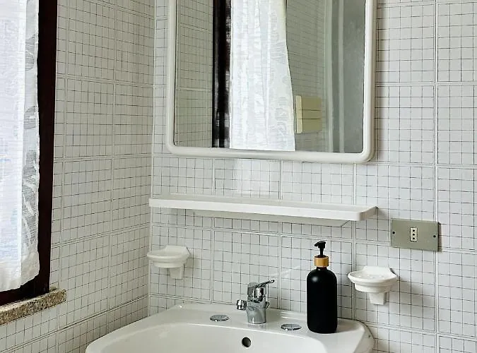 Nyaraló Oleandro, Rena Majore